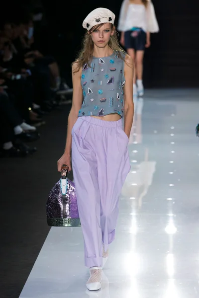 Look 99